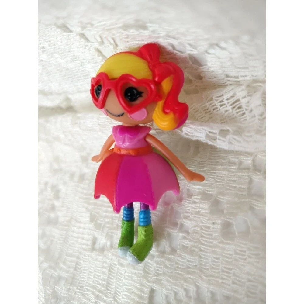 Lalaloopsy Mini 3 Inch Doll Rainbow Dress Red Heart Glasses Umbrella Skirt